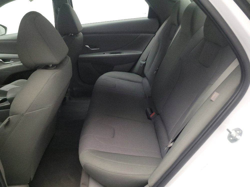 Used 2024 Hyundai Elantra SE FWD image 18