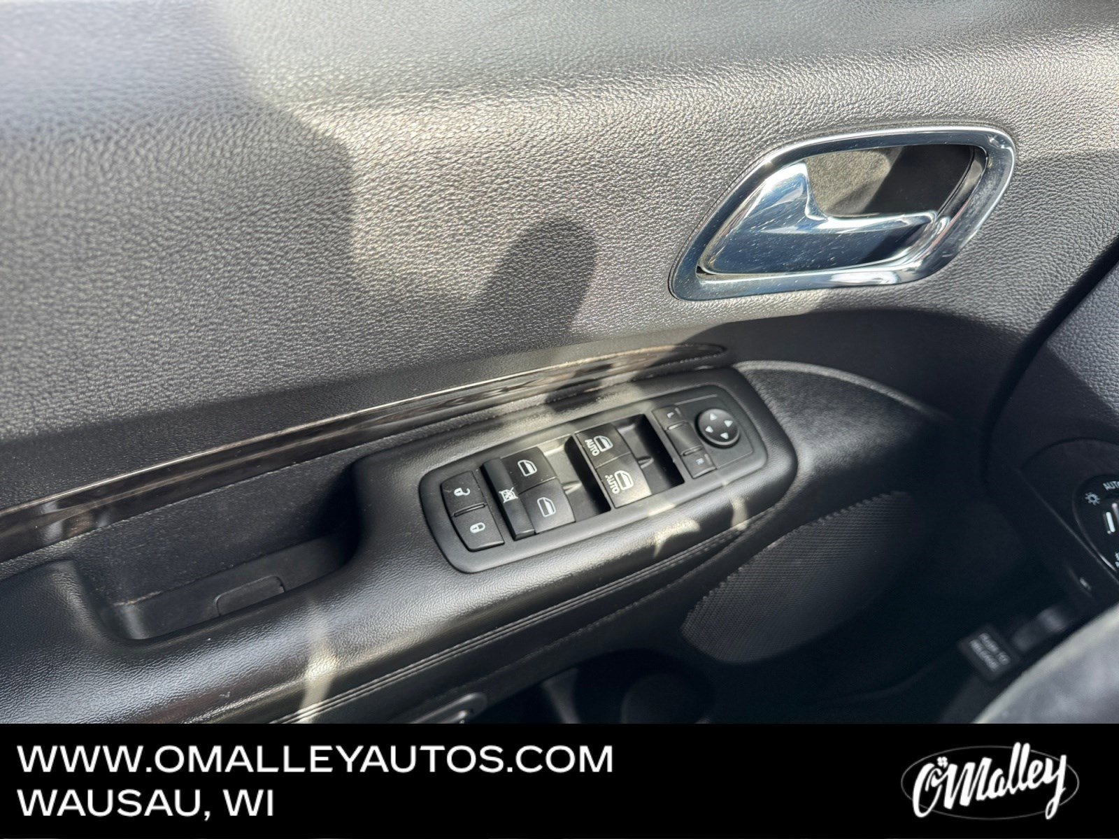 Used 2015 Dodge Durango Limited w/ Nav & Power Liftgate Group AWD/4WD image 19