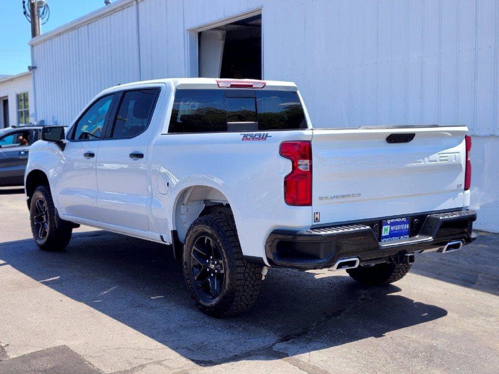 Used 2023 Chevrolet Silverado 1500 LT Trail Boss w/ Convenience Package II AWD/4WD image 3