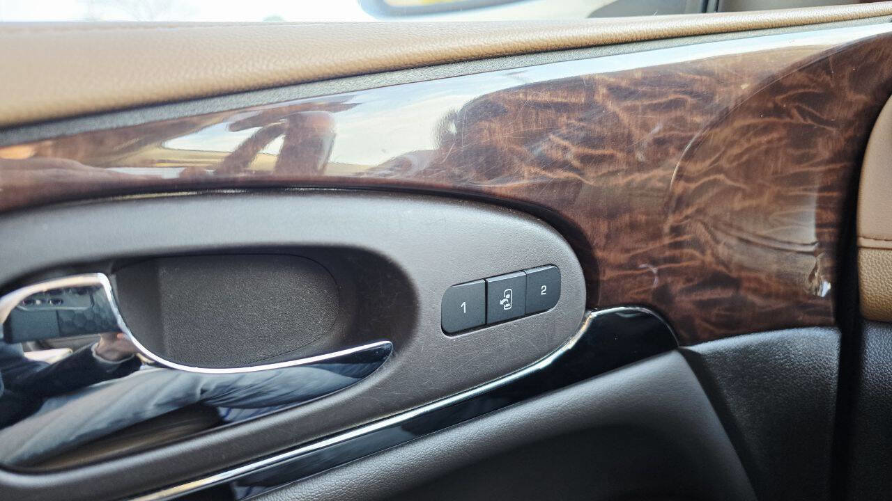 Used 2017 Buick Enclave Premium w/ Experience Buick Package image 27