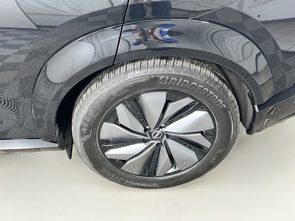 Used 2025 Nissan Ariya Platinum image 28