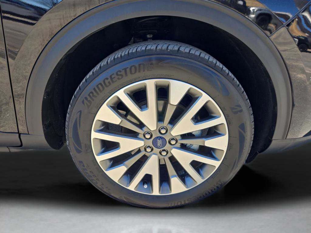 Used 2022 Ford Escape Titanium image 32