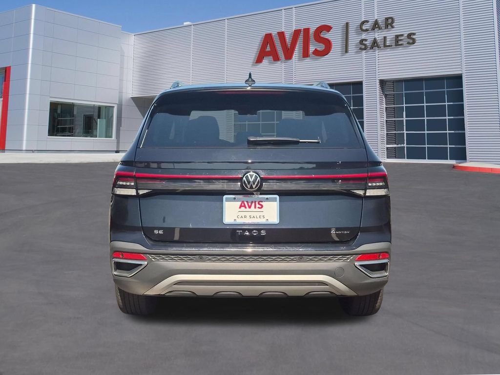 Used 2025 Volkswagen Taos SE AWD/4WD image 7