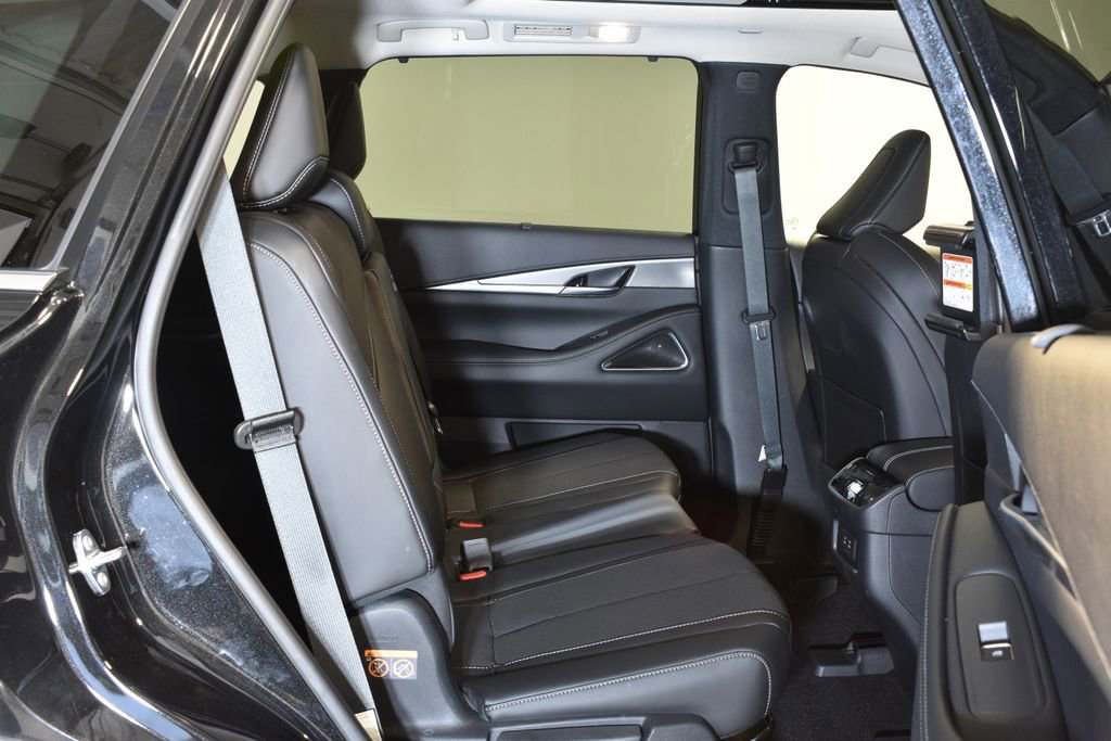Certified 2026 INFINITI QX60 Luxe w/ Family Package image 30
