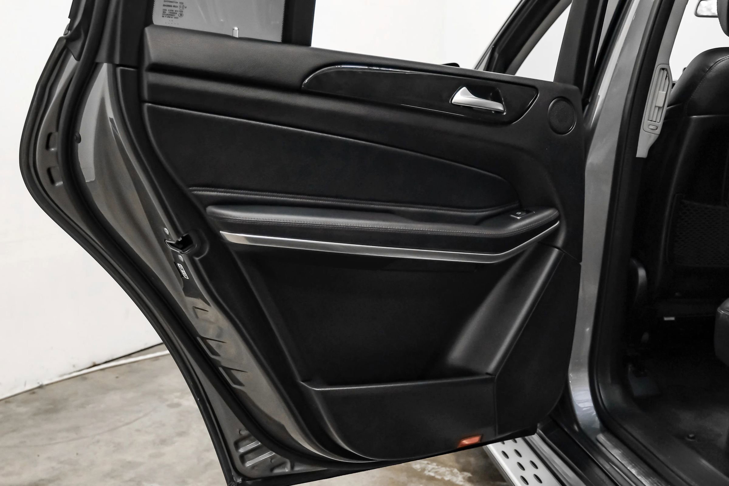Used 2018 Mercedes-Benz GLS 550 4MATIC image 35