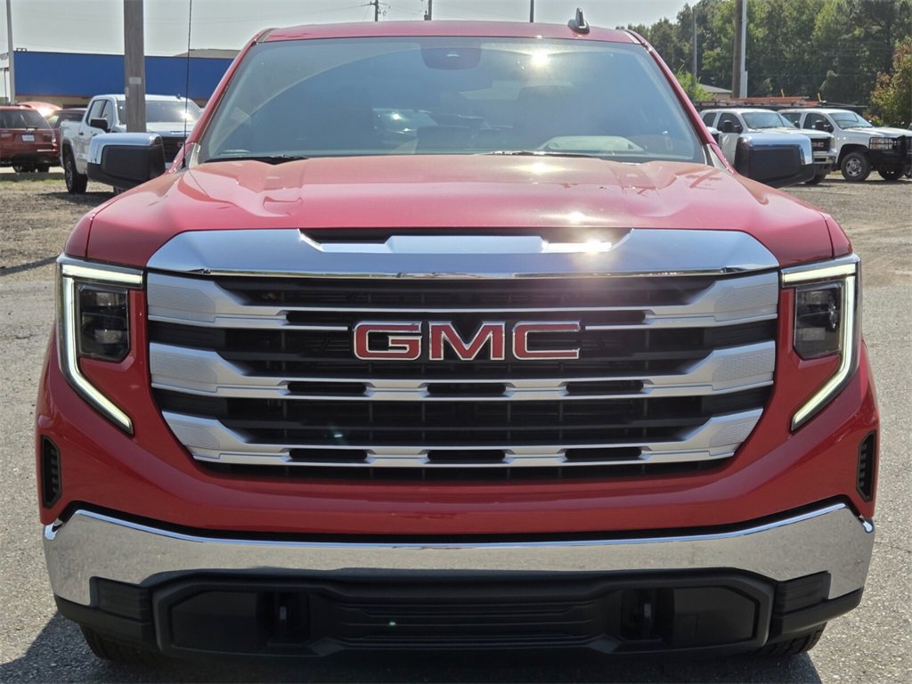 New 2026 GMC Sierra 1500 SLE image 2