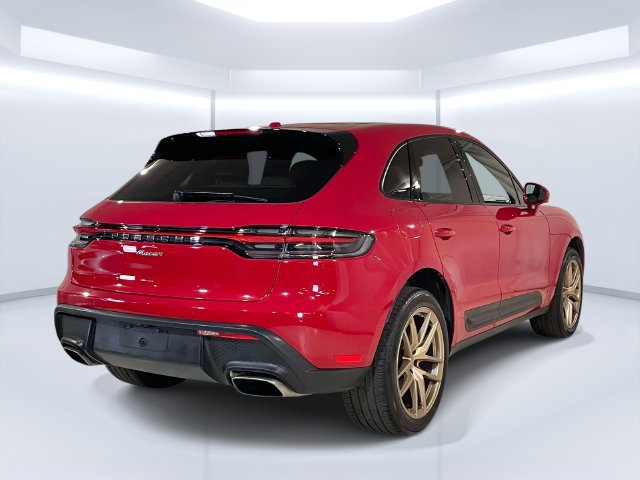 Certified 2022 Porsche Macan AWD/4WD image 7
