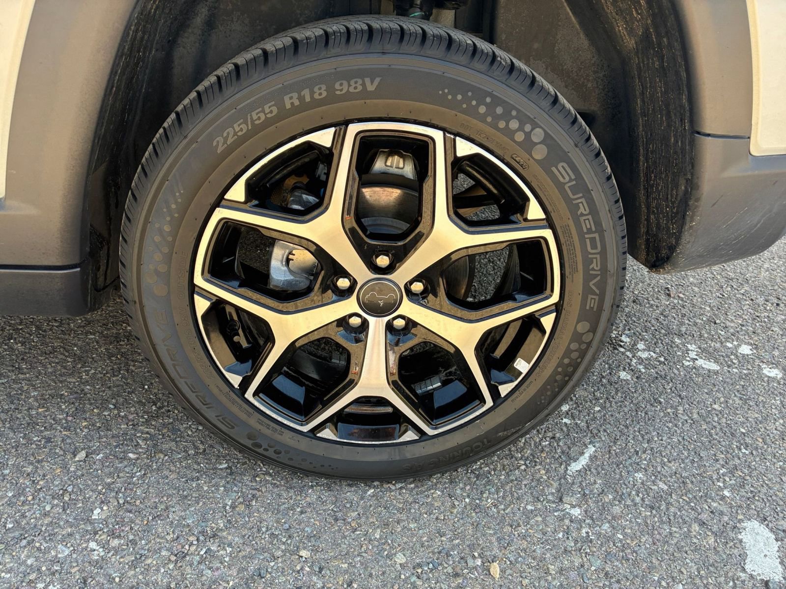 Used 2025 Jeep Compass Limited image 31