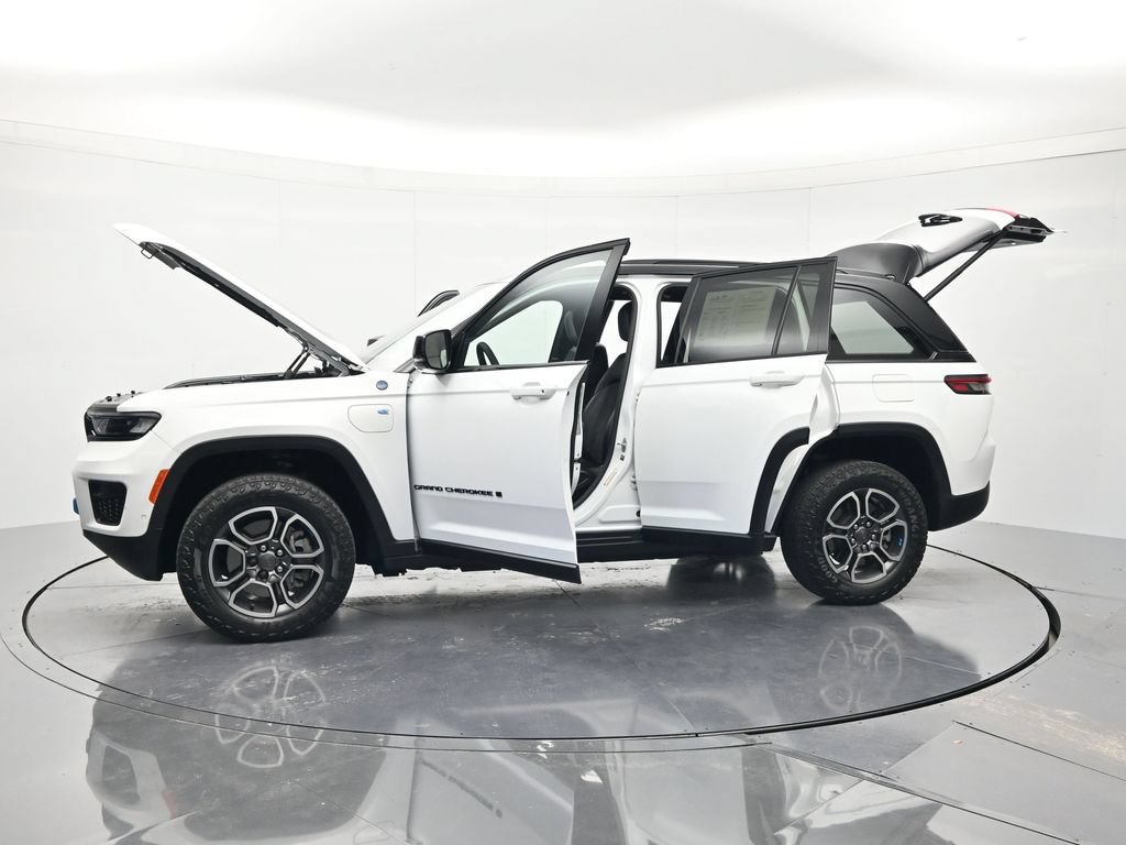 Used 2023 Jeep Grand Cherokee Trailhawk w/ Advanced Protech Group II AWD/4WD image 47