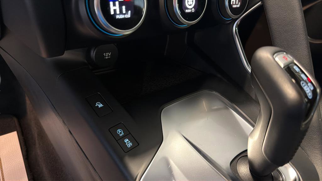 Used 2019 Jaguar E-PACE R-Dynamic HSE image 28