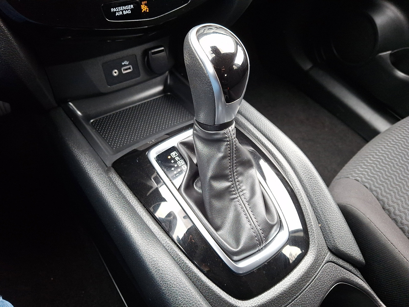 Used 2020 Nissan Rogue Sport S image 14