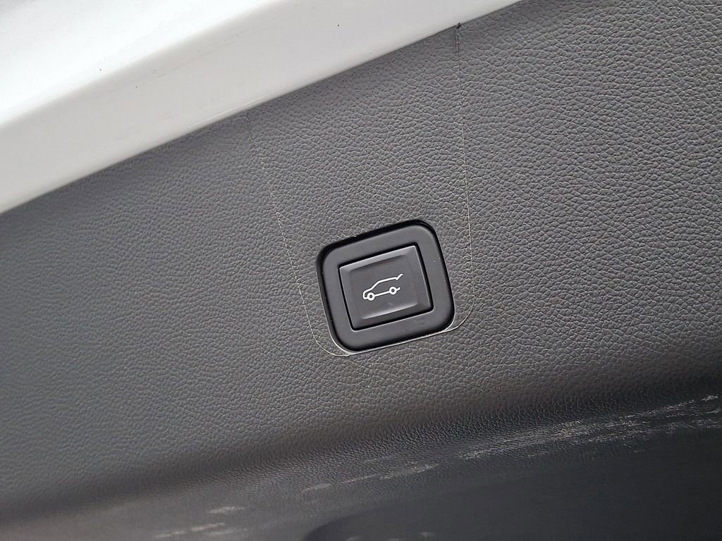 Used 2024 Chevrolet Traverse Premier w/ Redline Edition image 29