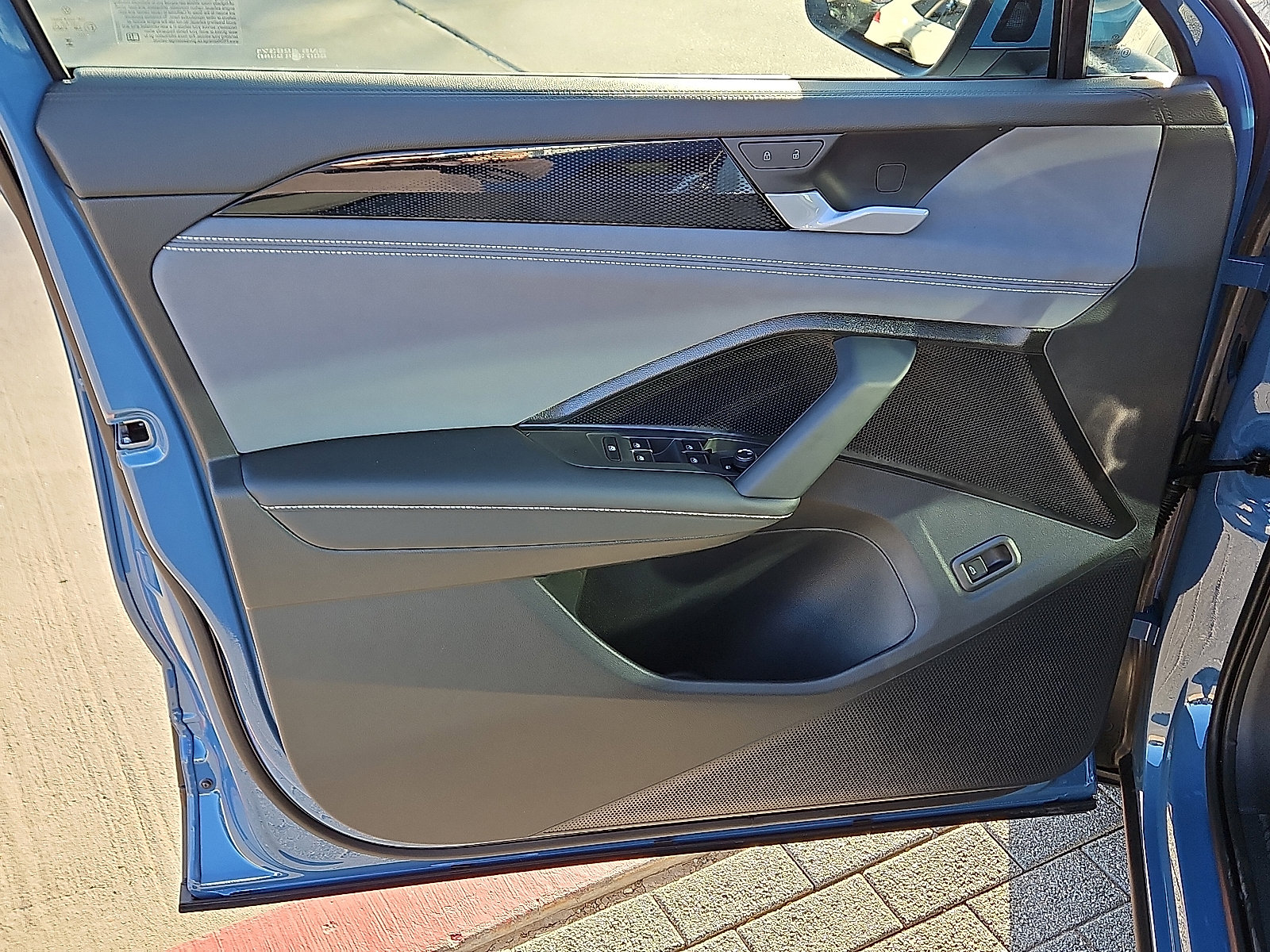 New 2026 Volkswagen Tiguan SE image 13