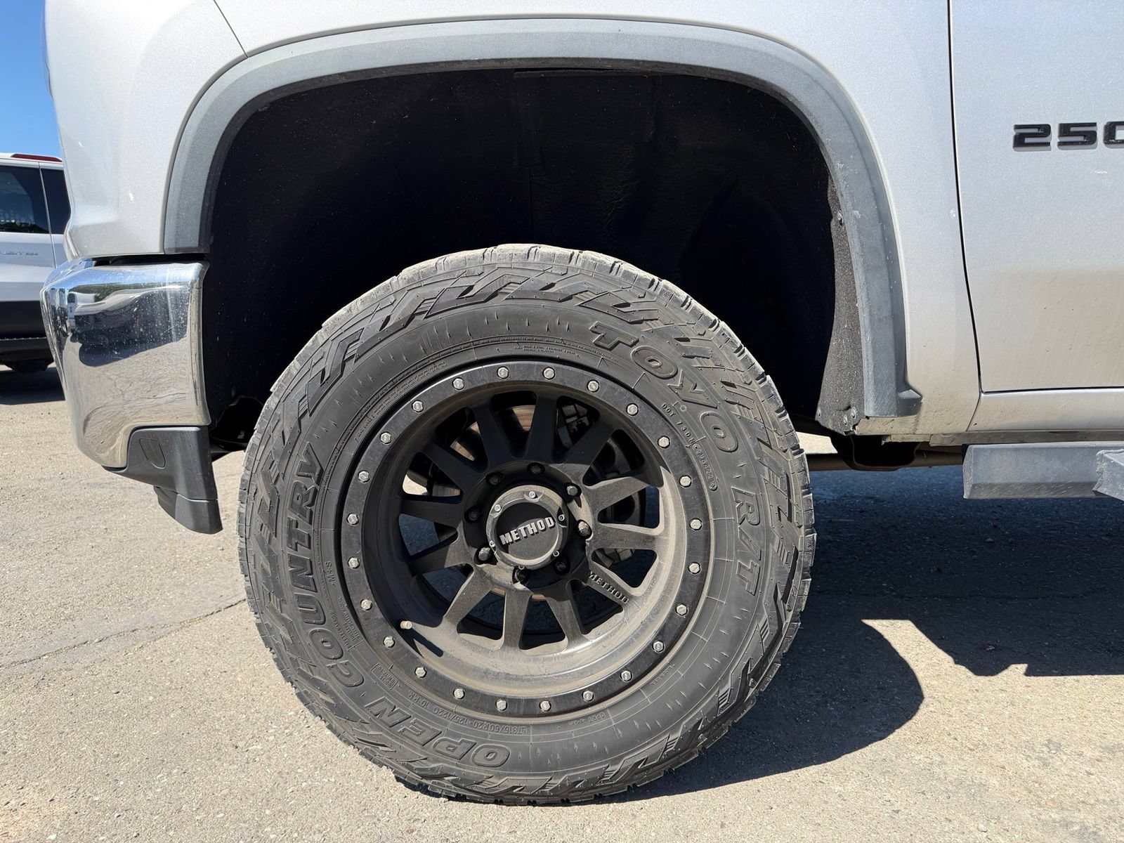 Used 2022 Chevrolet Silverado 2500 LT w/ Convenience Package AWD/4WD image 9