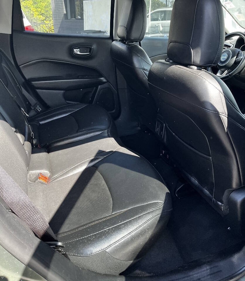 Used 2019 Jeep Compass Latitude AWD/4WD image 11