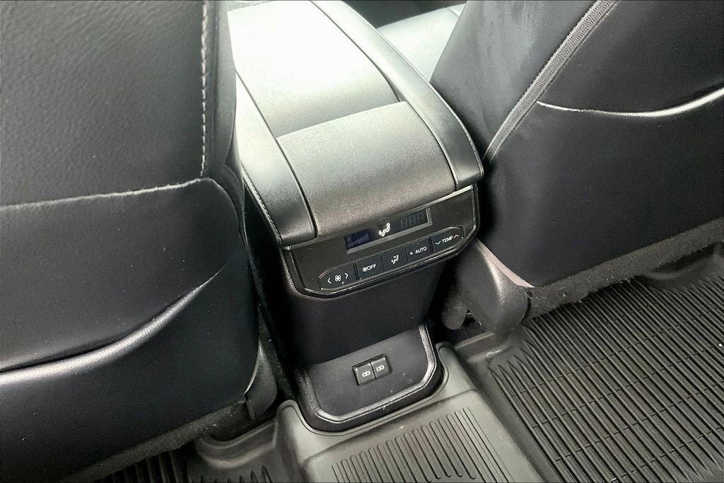 Used 2022 Toyota Highlander XLE image 10