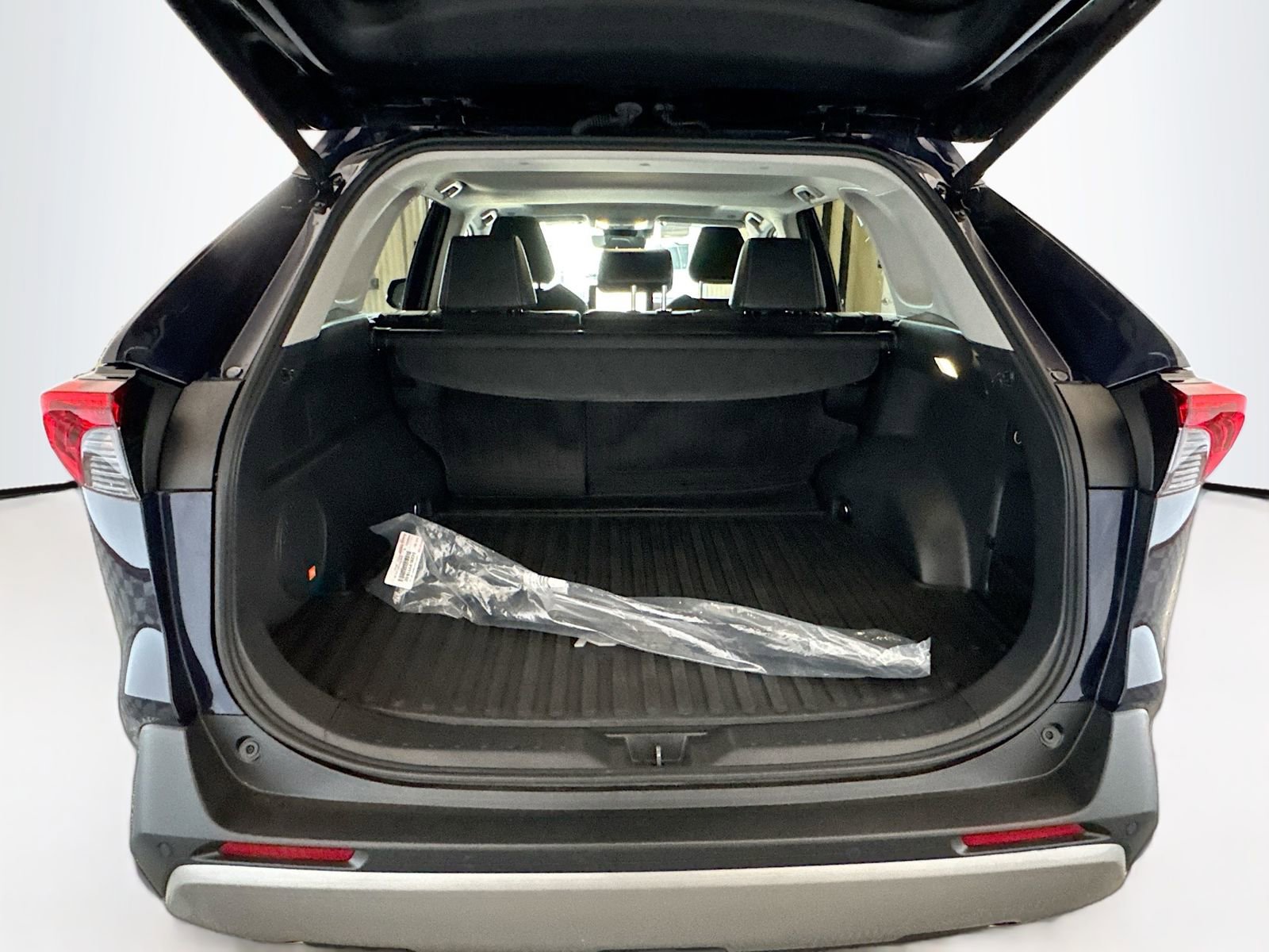 Used 2024 Toyota RAV4 Limited w/ Advanced Technology Package image 22