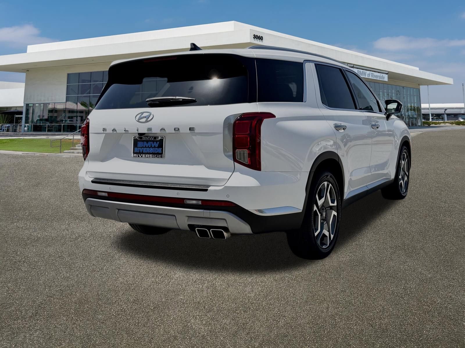 Used 2023 Hyundai Palisade Limited w/ Cargo Package FWD image 10
