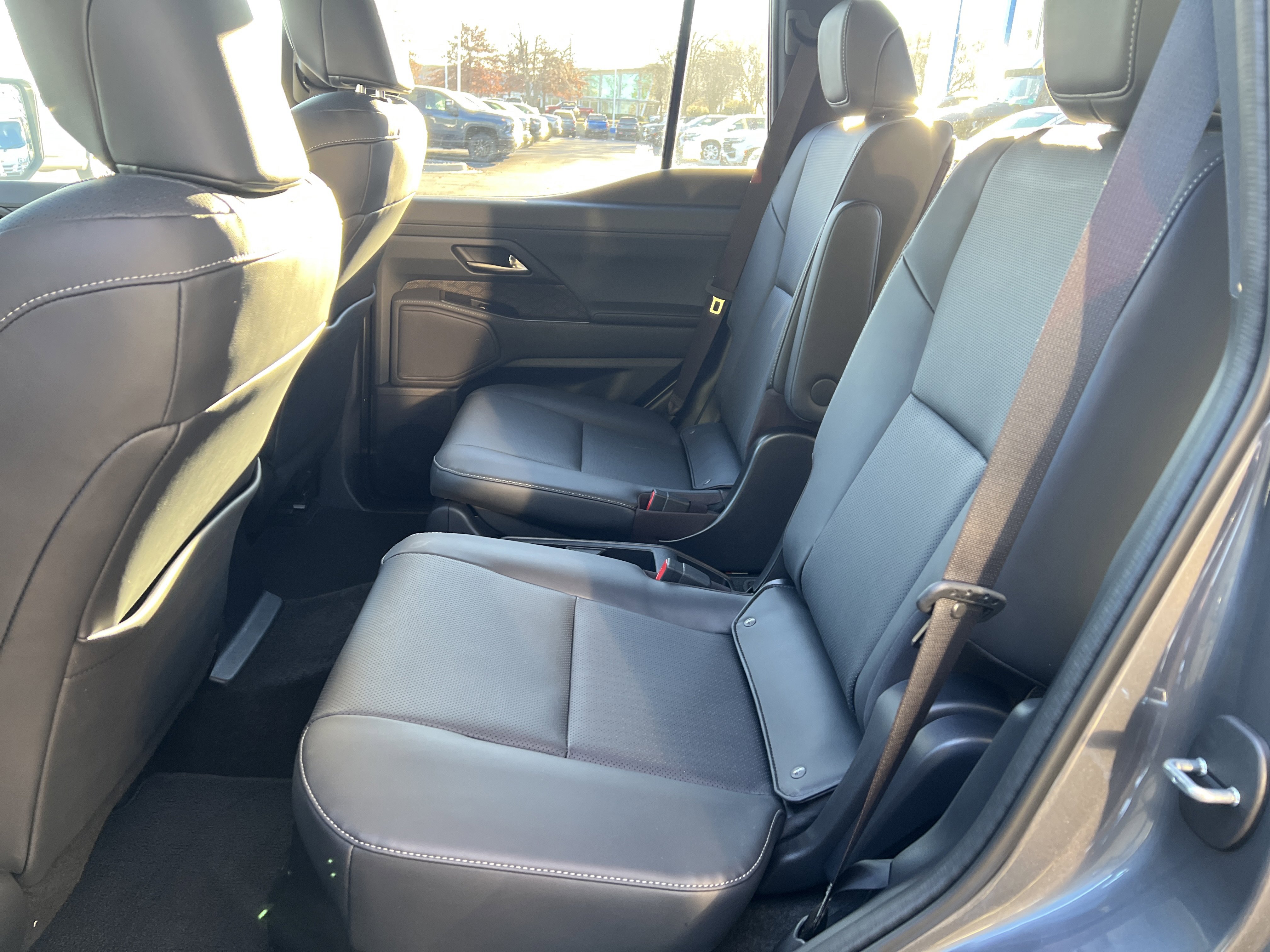 Used 2025 Lexus GX 550 image 12