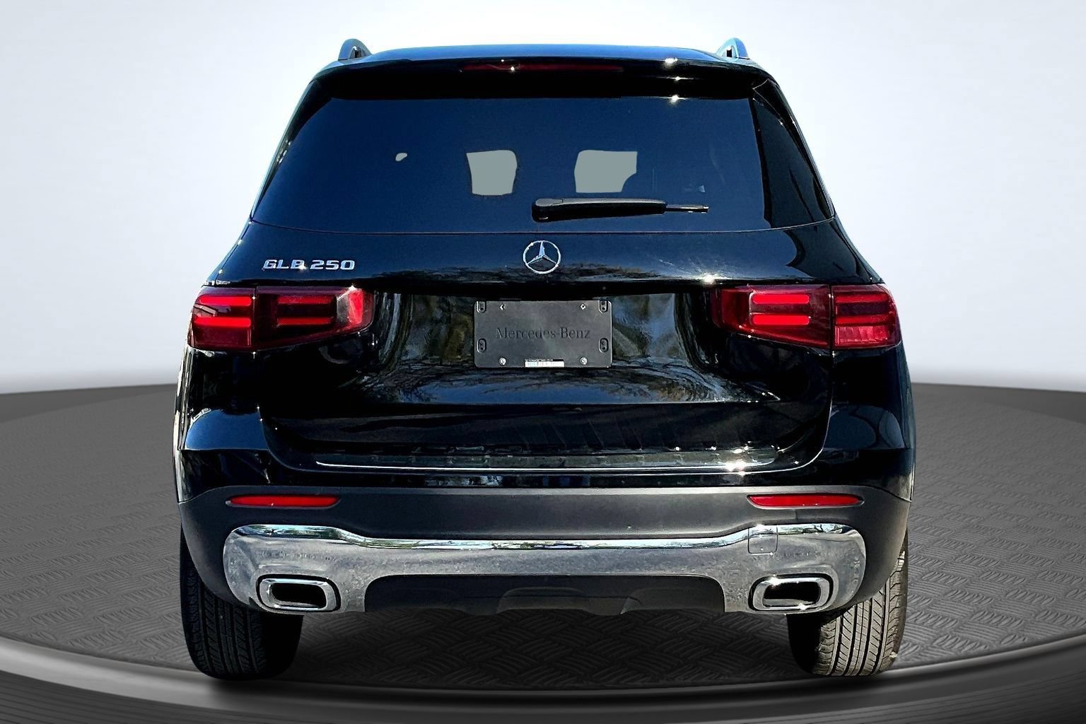Used 2025 Mercedes-Benz GLB 250 image 6