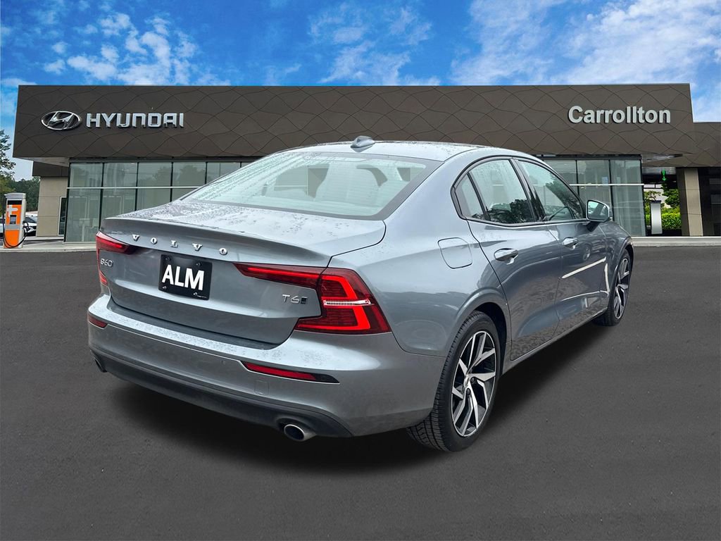 Used 2019 Volvo S60 T6 Momentum w/ Premium Package image 5
