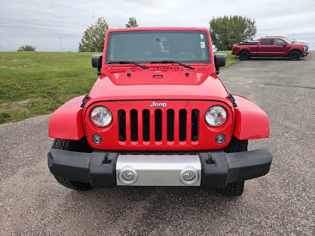 Used 2015 Jeep Wrangler Unlimited Sahara w/ Connectivity Group AWD/4WD image 8