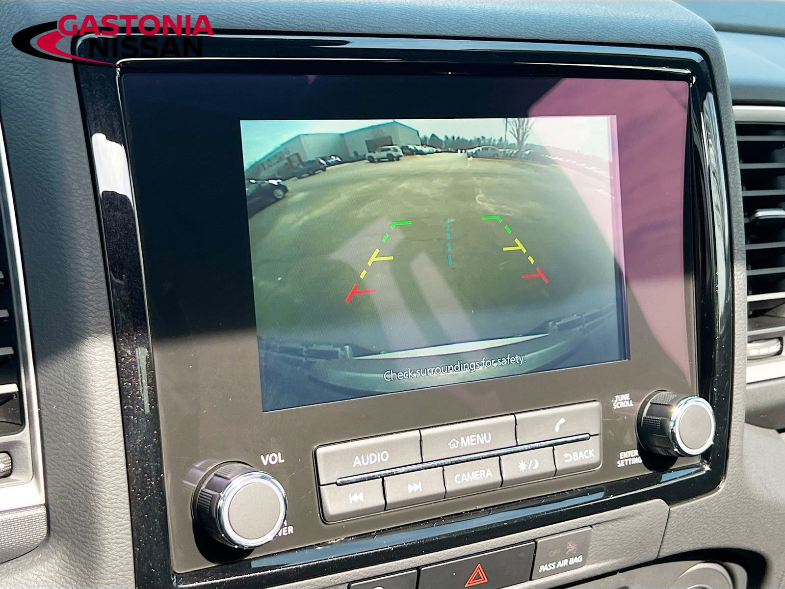 Used 2024 Nissan Frontier SL w/ Technology Package image 17