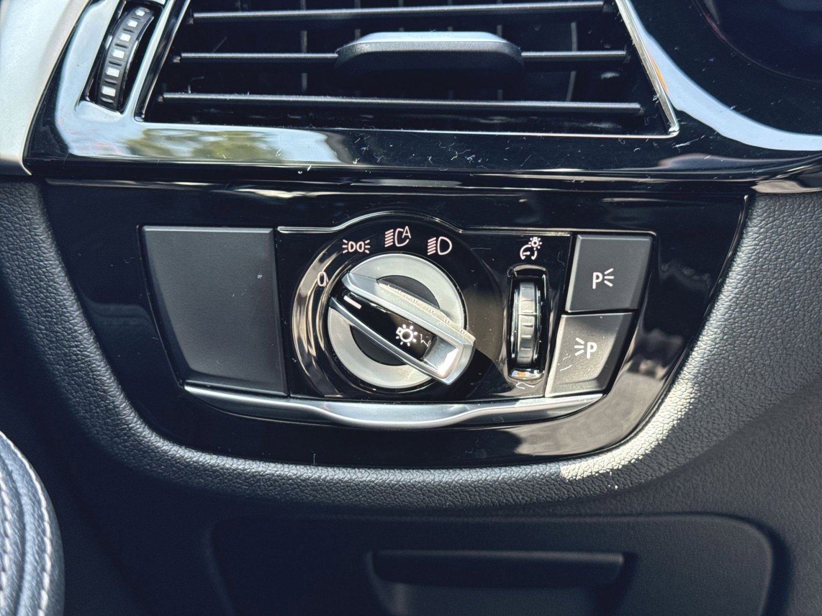 Certified 2023 BMW 540i xDrive w/ M Sport Package image 21