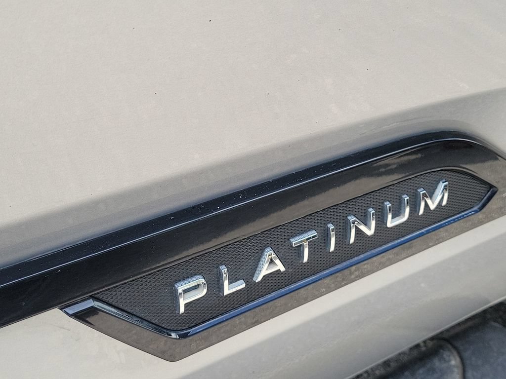 Used 2023 Toyota Tundra Platinum RWD image 8