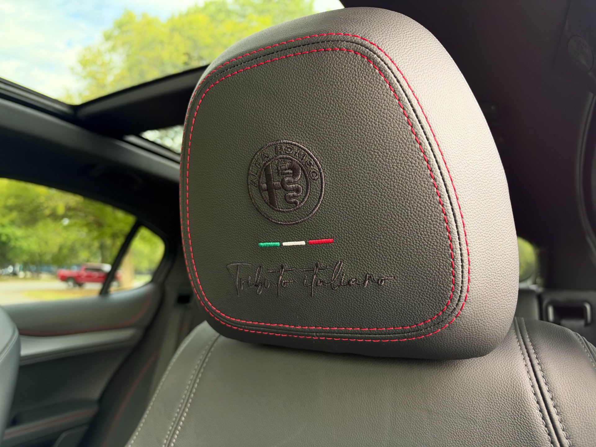 Used 2025 Alfa Romeo Stelvio Tributo Italiano w/ Driving Assist Package AWD/4WD image 30