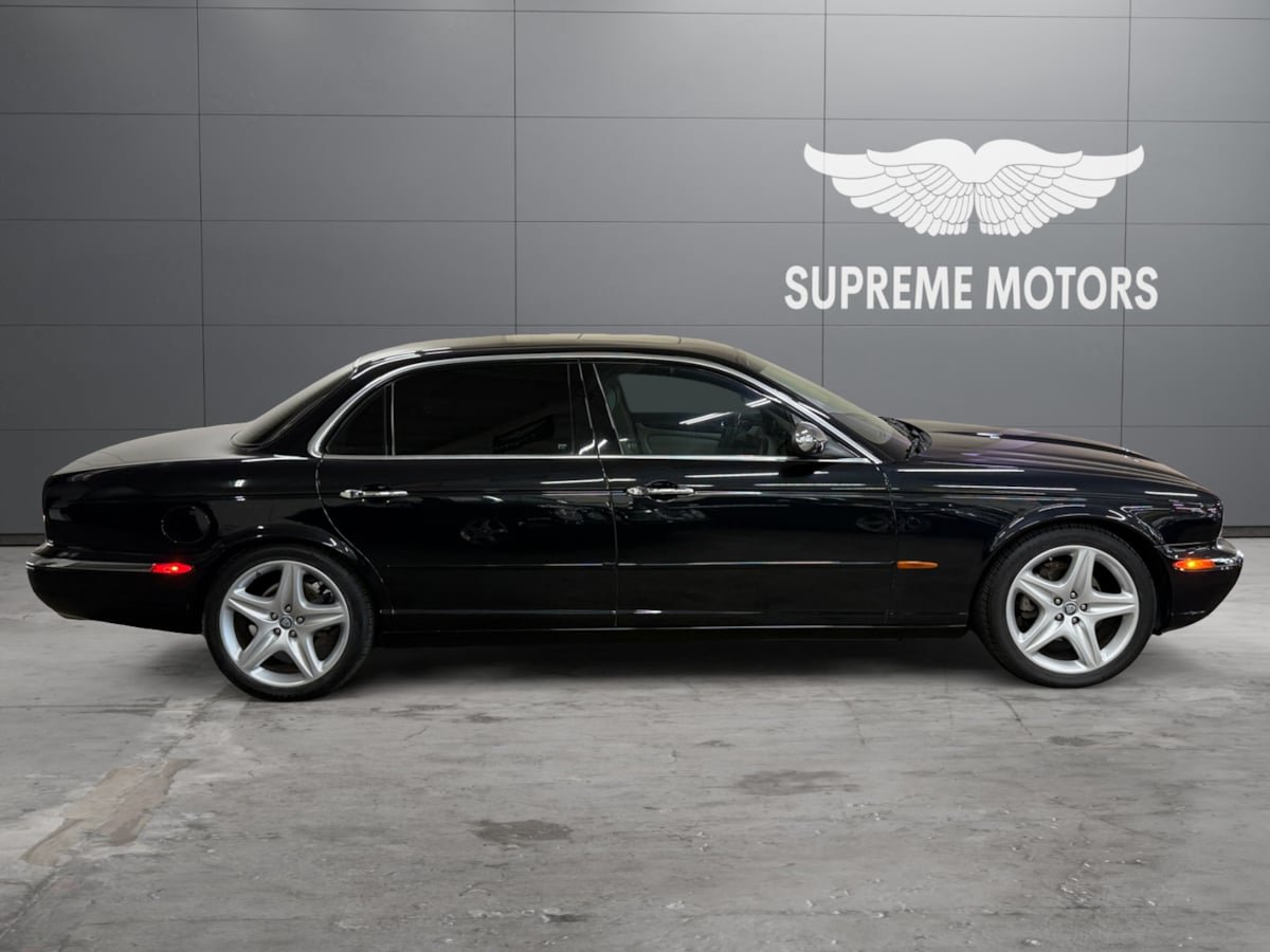 Used 2005 Jaguar XJ8 RWD image 6