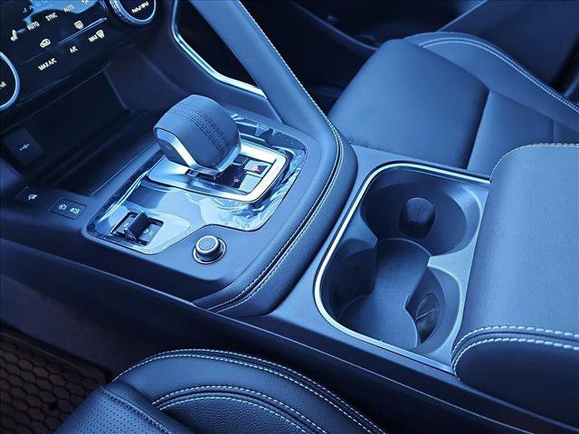 New 2024 Jaguar E-PACE R-Dynamic SE image 25