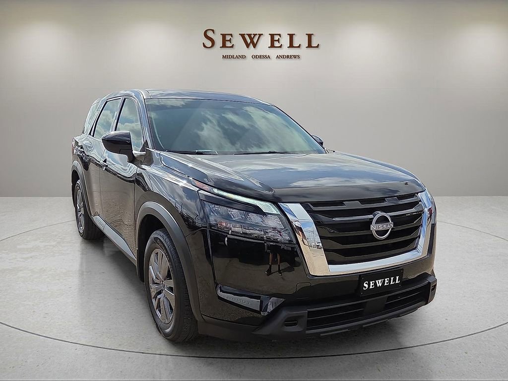 Used 2025 Nissan Pathfinder S image 6