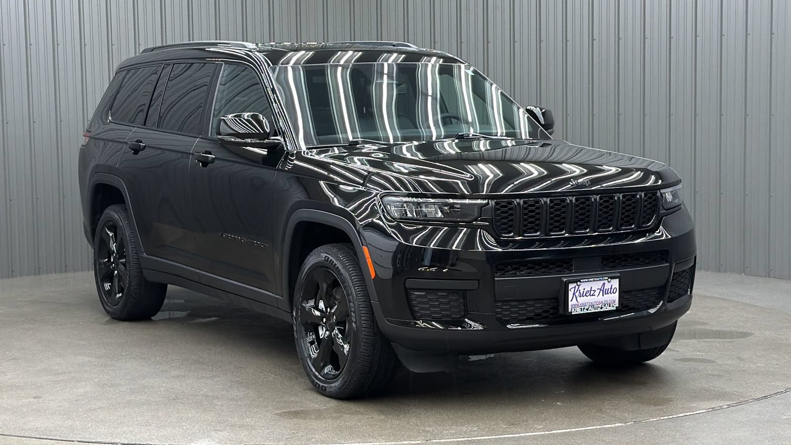 Used 2023 Jeep Grand Cherokee L Altitude AWD/4WD image 7