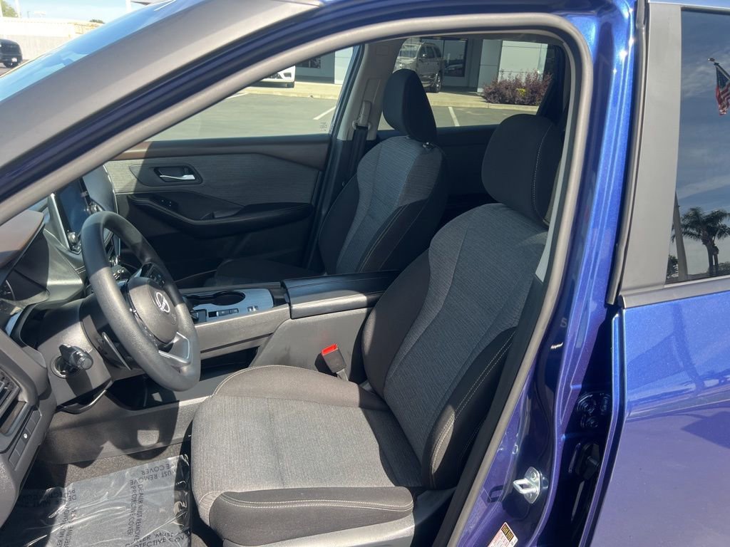 Used 2023 Nissan Rogue SV image 12
