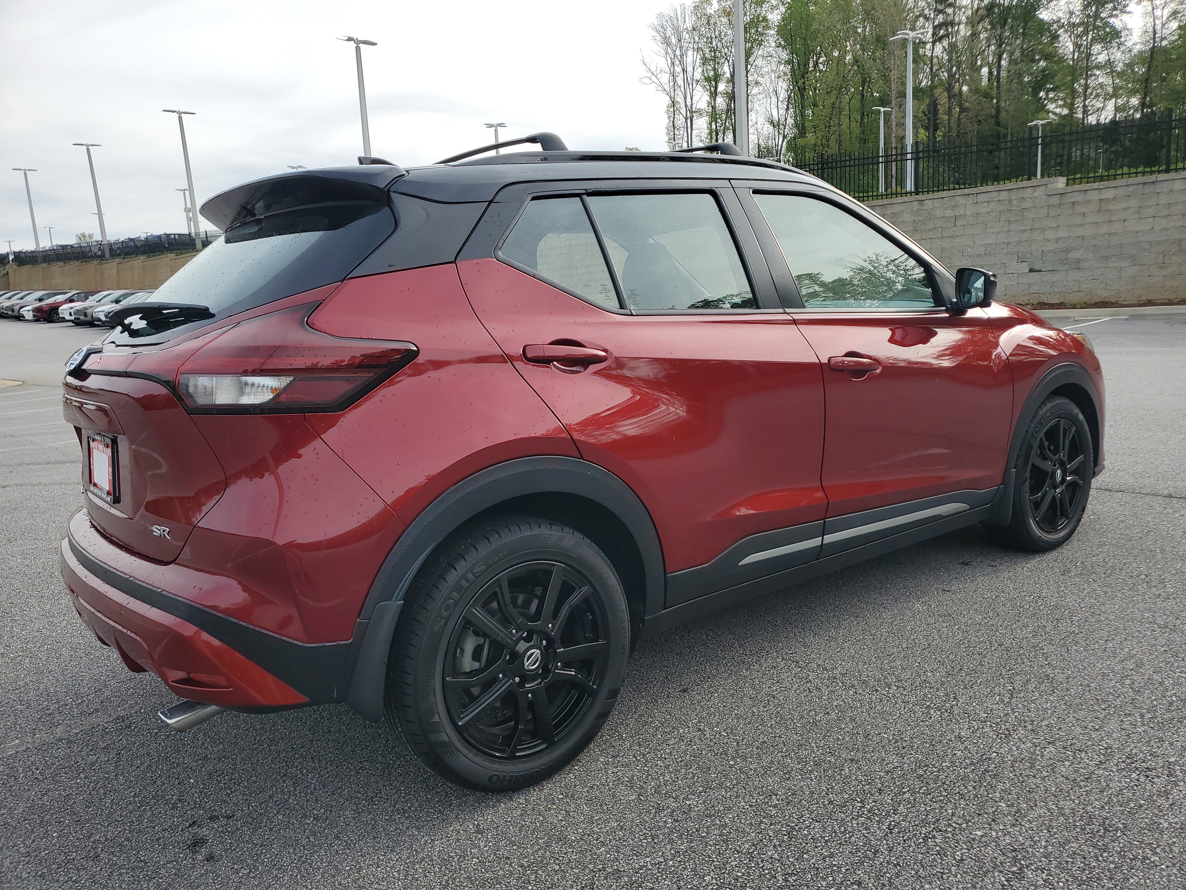 Used 2021 Nissan Kicks SR w/ SR Premium Package image 6