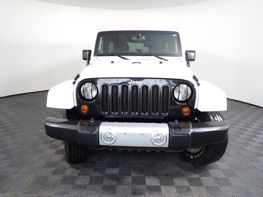 Used 2013 Jeep Wrangler Unlimited Sahara w/ Dual Top Group AWD/4WD image 8