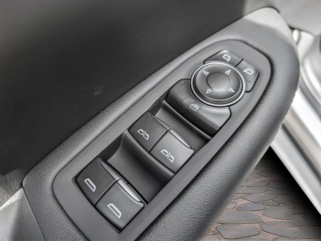 New 2025 Cadillac XT5 Luxury image 15