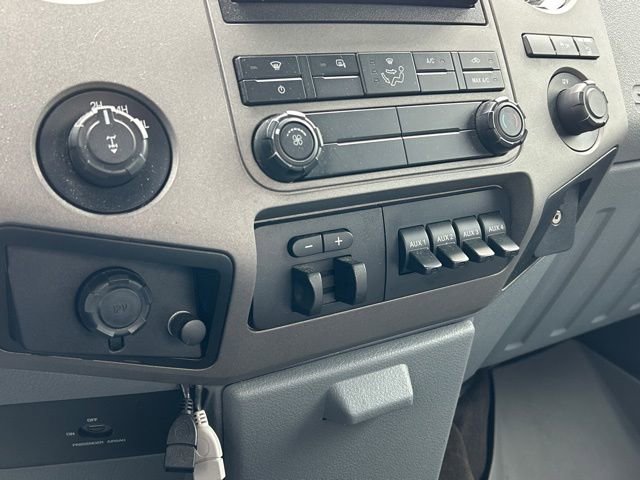 Used 2012 Ford F250 XLT w/ Camper Pkg image 31