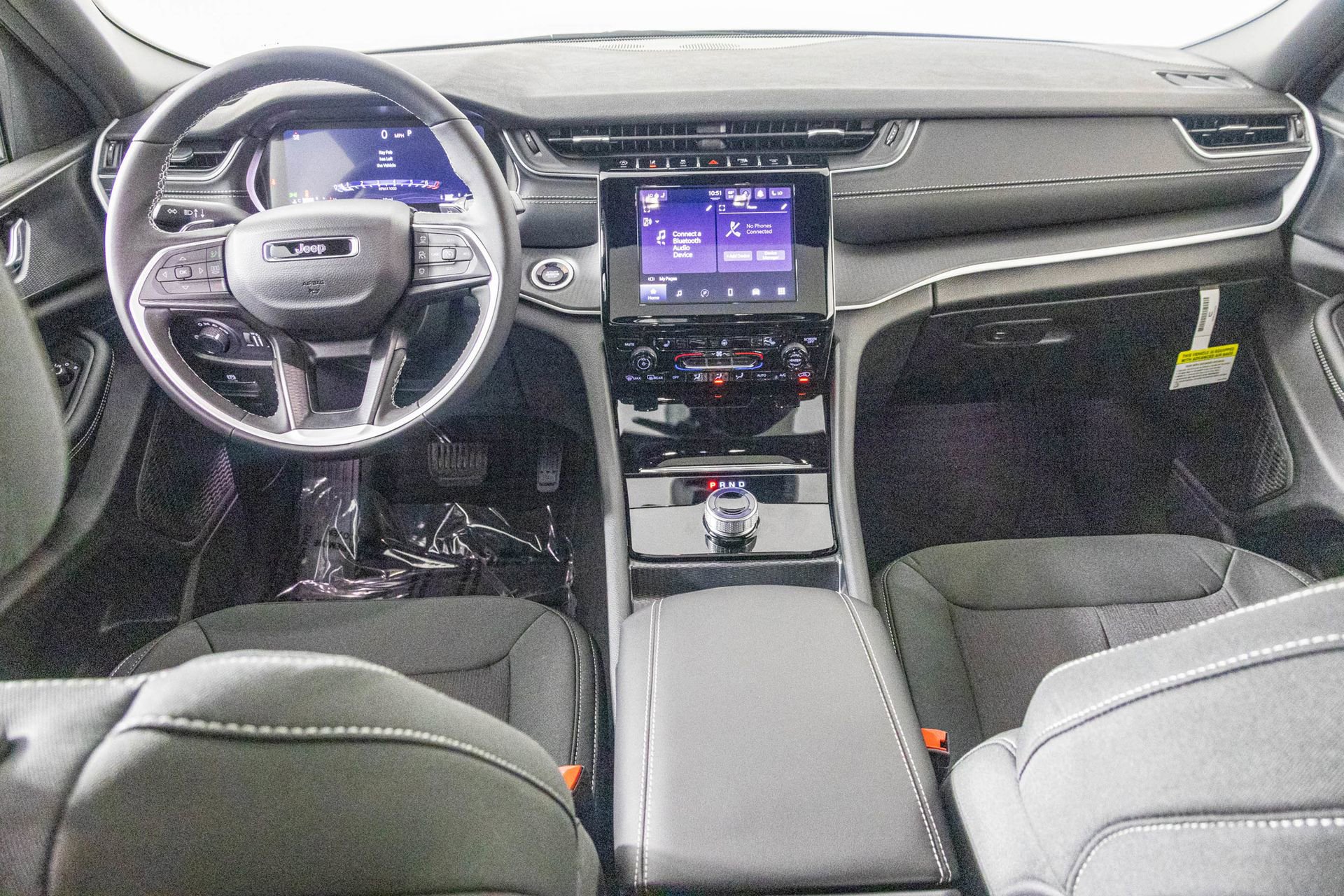 New 2025 Jeep Grand Cherokee L Laredo w/ Luxury Tech Group I image 3