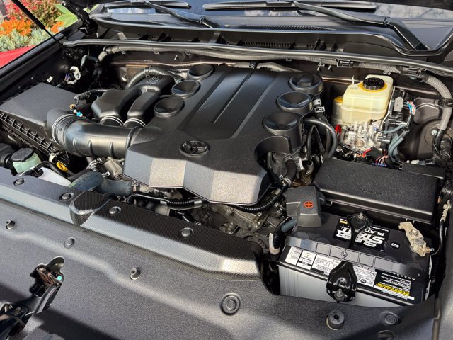 Used 2016 Toyota 4Runner SR5 AWD/4WD image 5