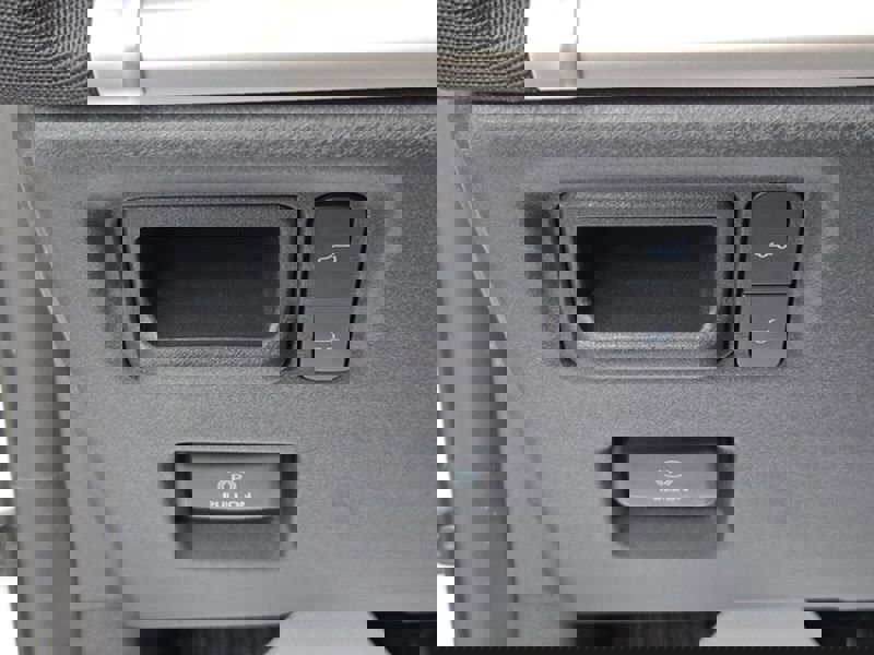 Used 2025 Ford Expedition Active image 30