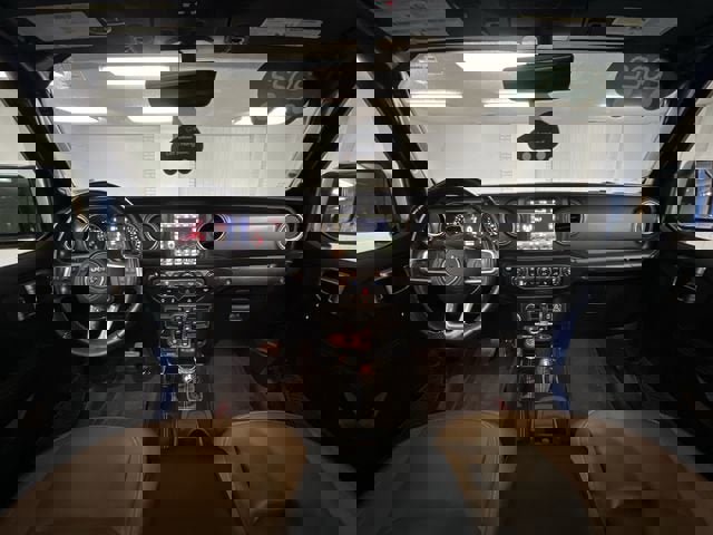 Used 2022 Jeep Gladiator Rubicon w/ Cold Weather Group image 19