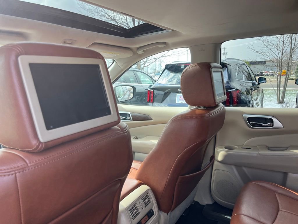 Used 2019 Nissan Pathfinder Platinum image 27