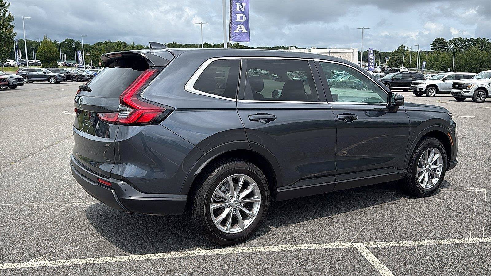 Used 2025 Honda CR-V EX image 5