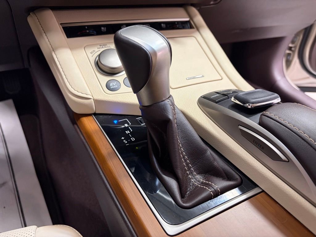 Used 2017 Lexus ES 300h w/ Luxury Package image 25