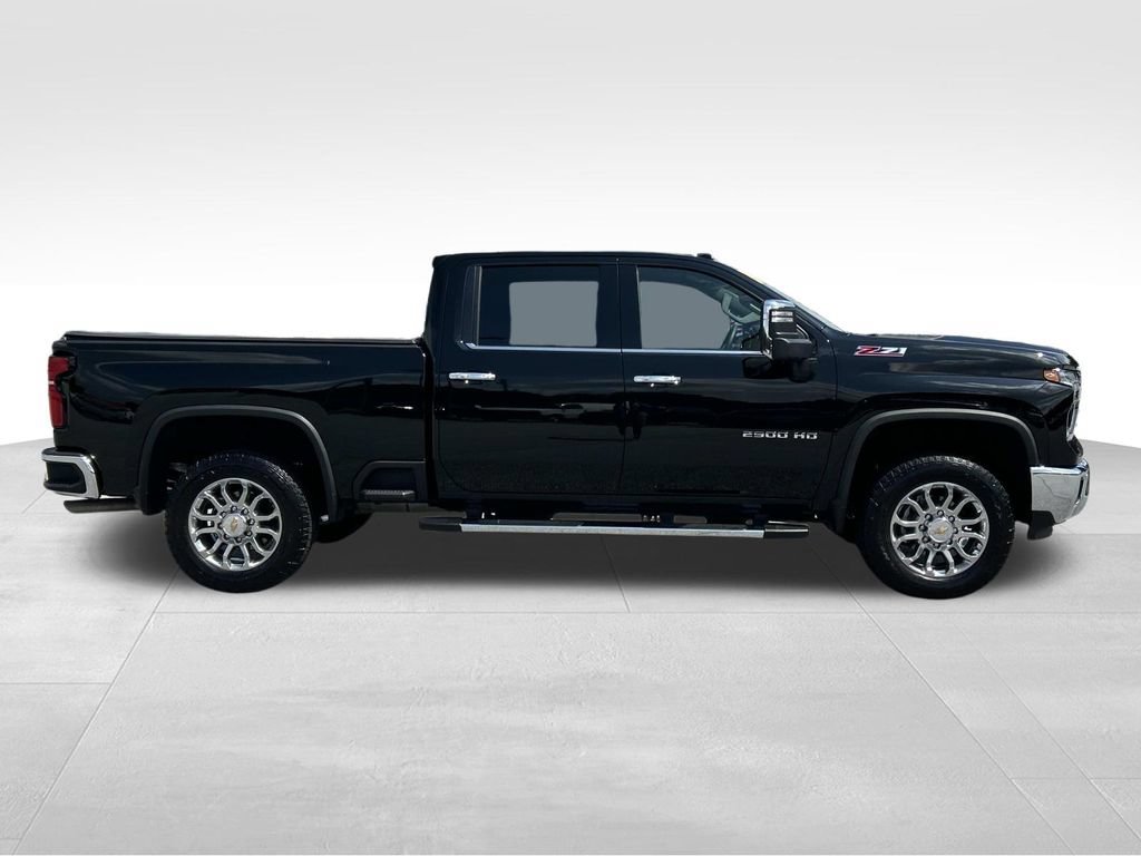 Used 2024 Chevrolet Silverado 2500 LTZ w/ LTZ Plus Package AWD/4WD image 2