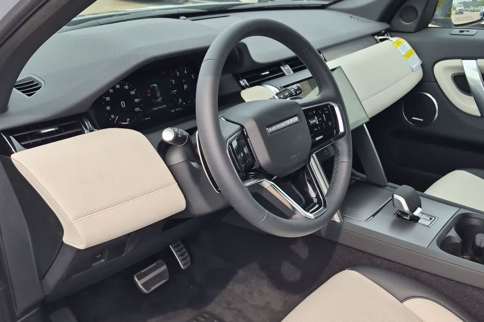 New 2026 Land Rover Discovery Sport Landmark AWD/4WD image 2