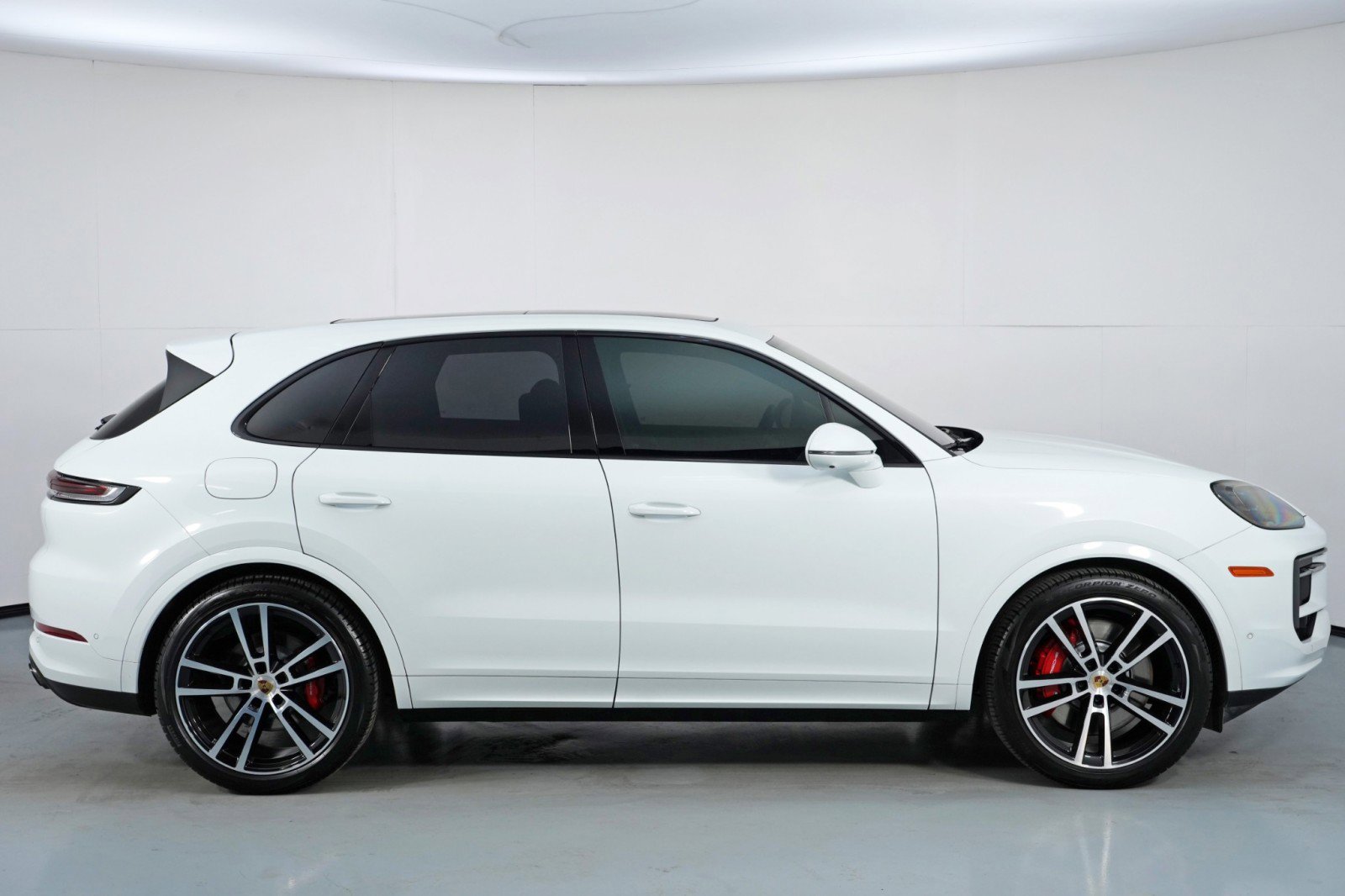 Used 2024 Porsche Cayenne S w/ Premium Package Plus image 54