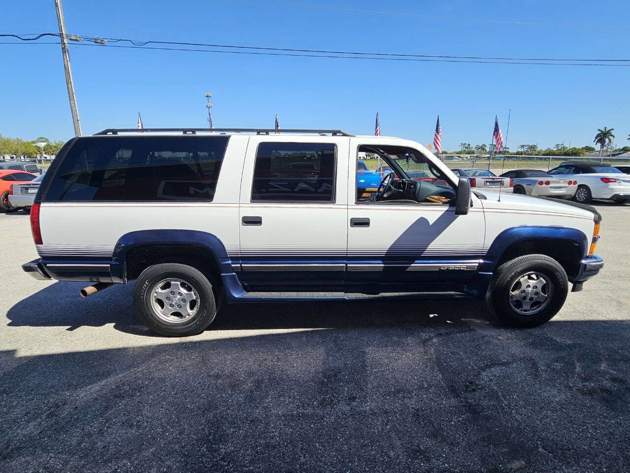 Used 1995 Chevrolet Suburban 4WD image 6